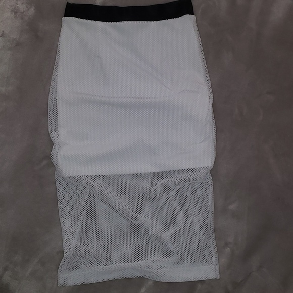 Mesh midi skirt - Picture 2 of 3